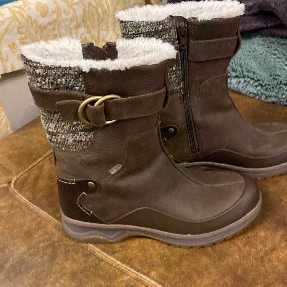 Merrill snow boot .